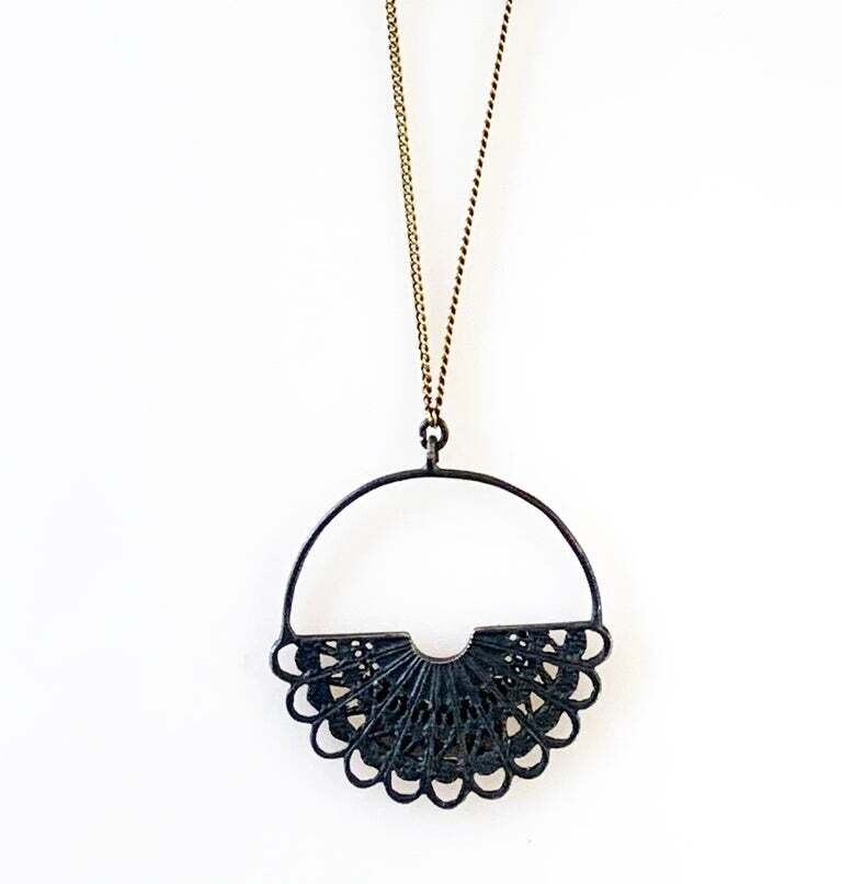 Fan Necklace "Basket"