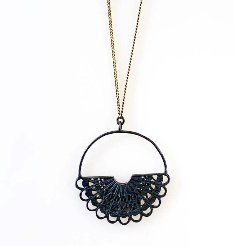 Fan Necklace 