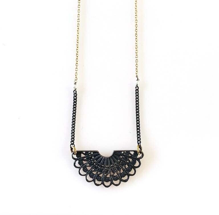 Fan Necklace with pearls