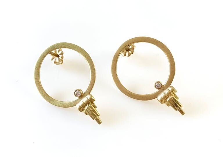 Quick Circle Earrings with Diamonds