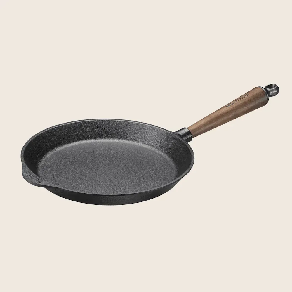 Skeppshult Skillet w/Walnut Handle 10 in