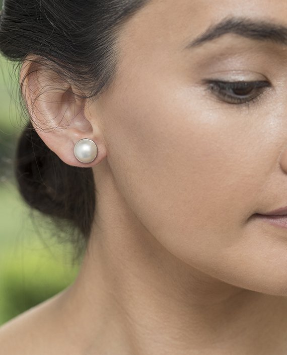 STERLING SILVER WHITE MABE PEARL STUDS 10mm