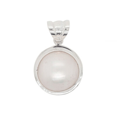 Sterling Silver 16mm Mabe Pearl Pendant Sterling Silver 16mm Mabe Pearl Pendant