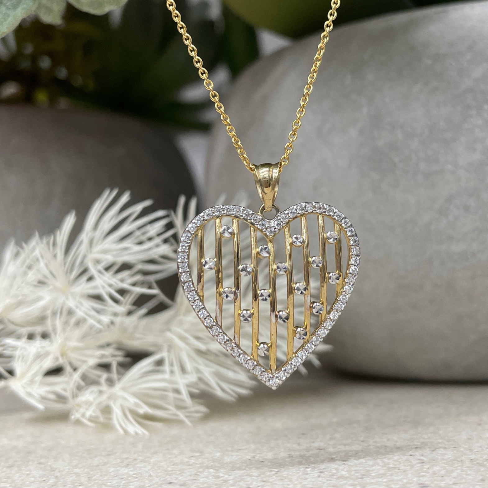 9Y CZ Set Heart Pendant Inc Chain