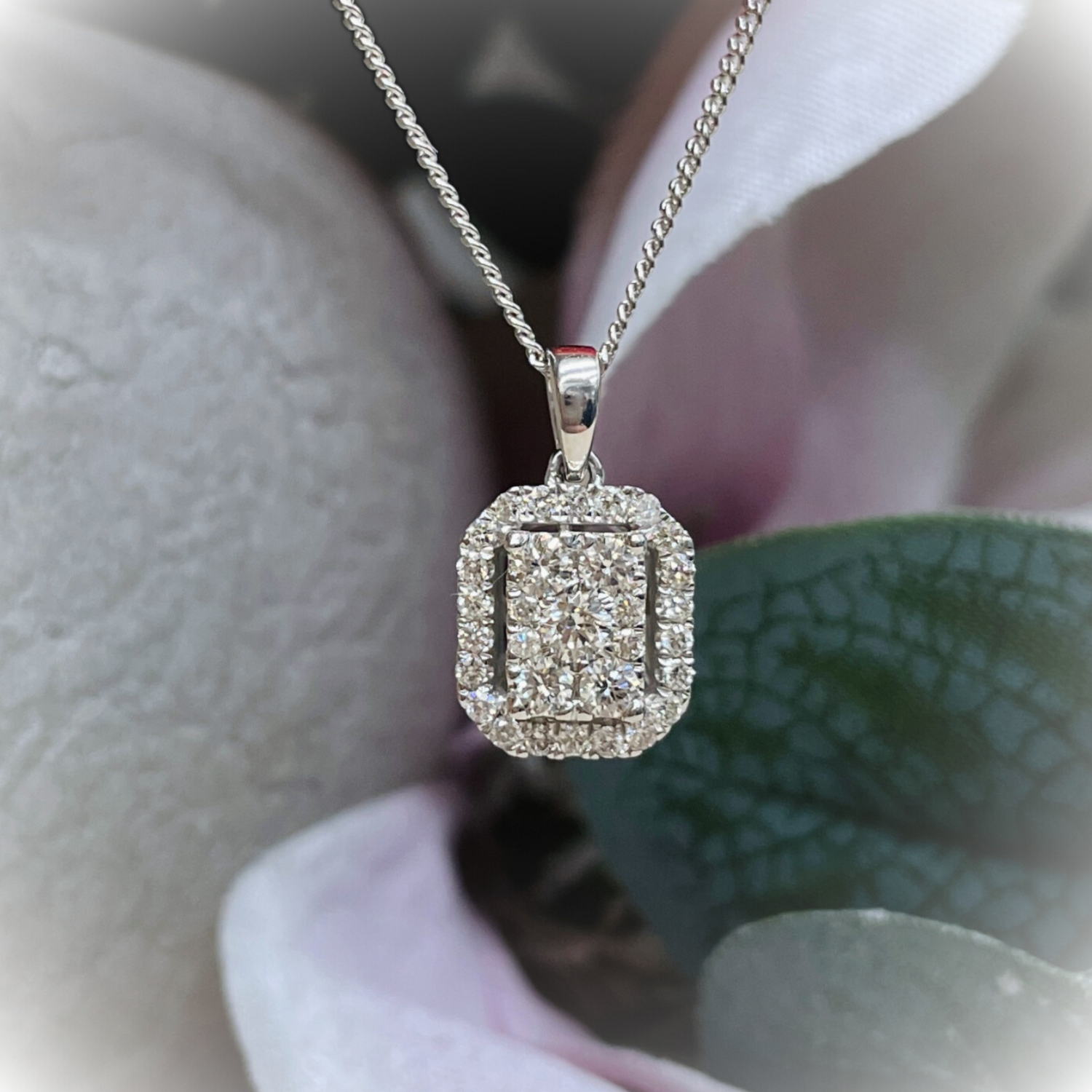 9W Halo Diamond Pendant