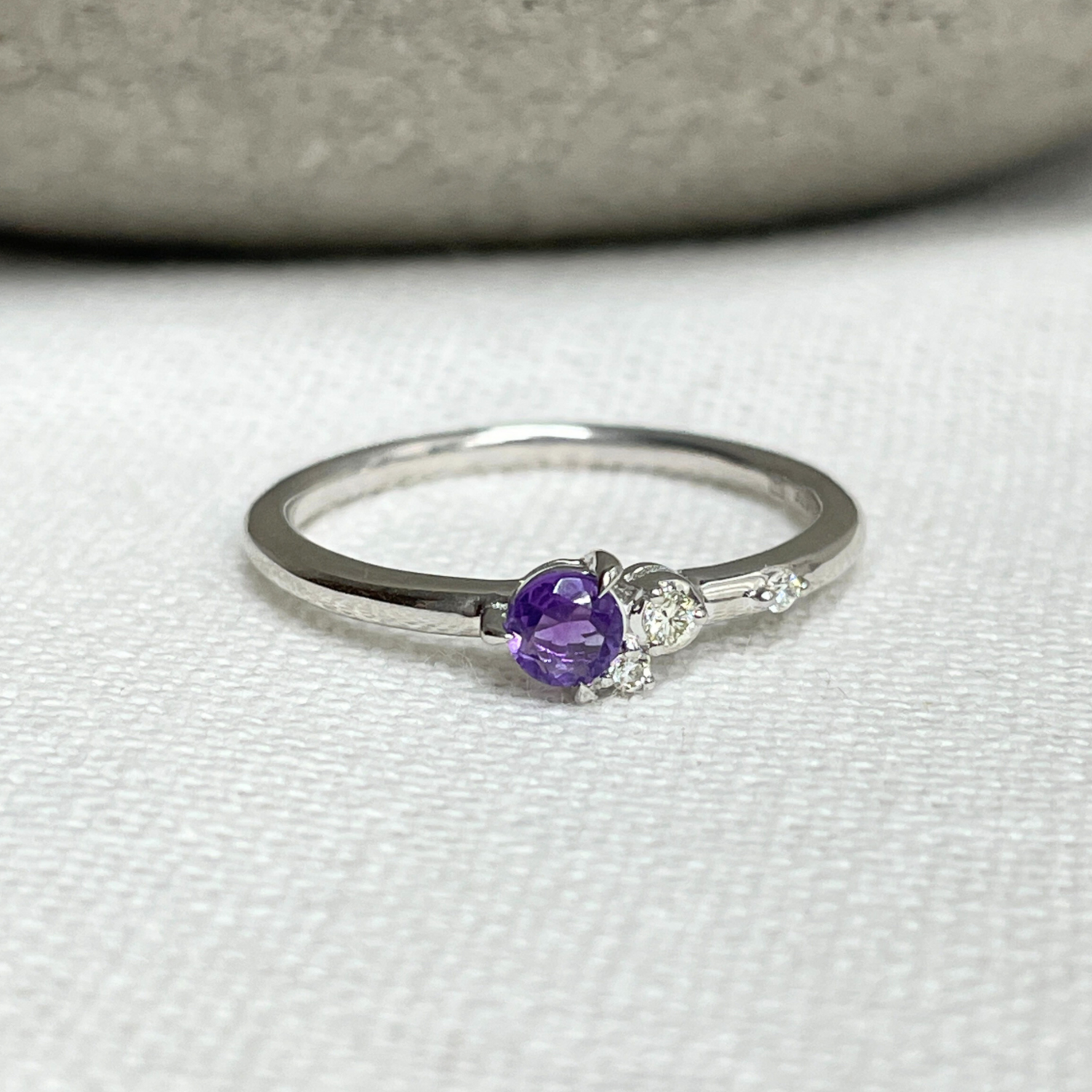 9ct White Gold Amethyst & Diamond Ring