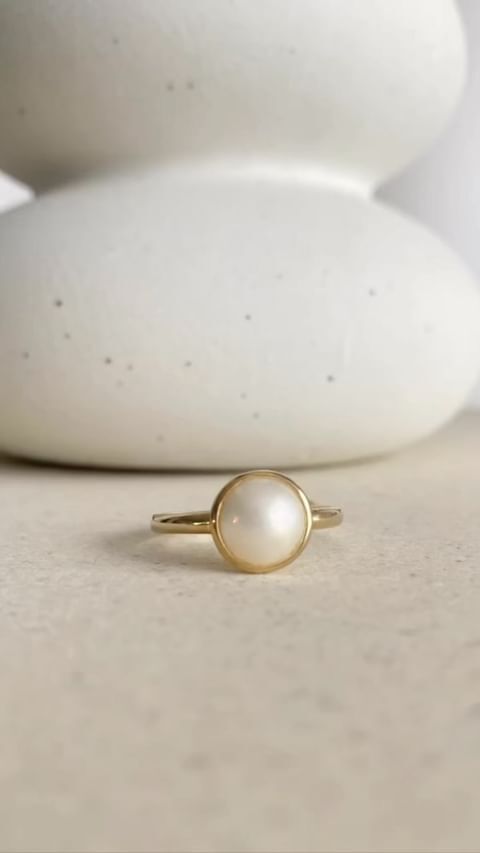 9ct Yellow Gold Button Pearl Ring