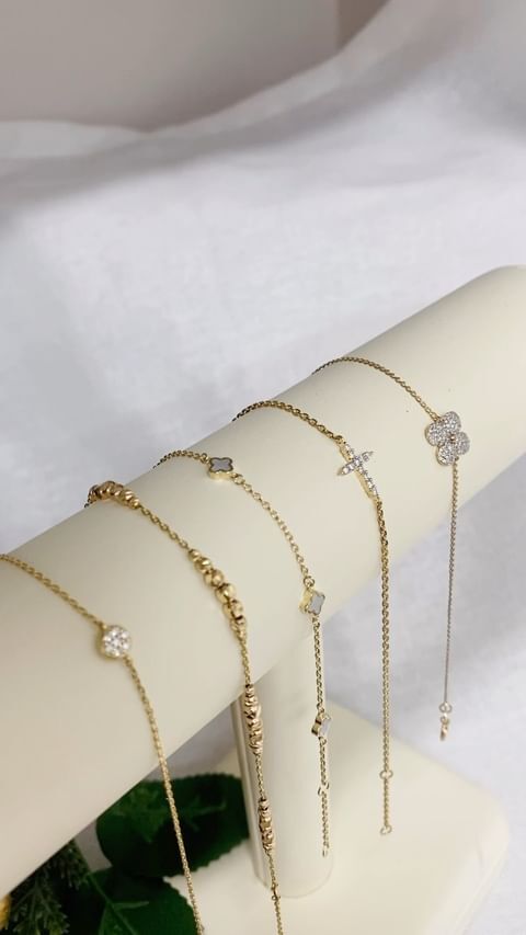 9ct Yellow Gold Pave Diamond  Clover Bracelet