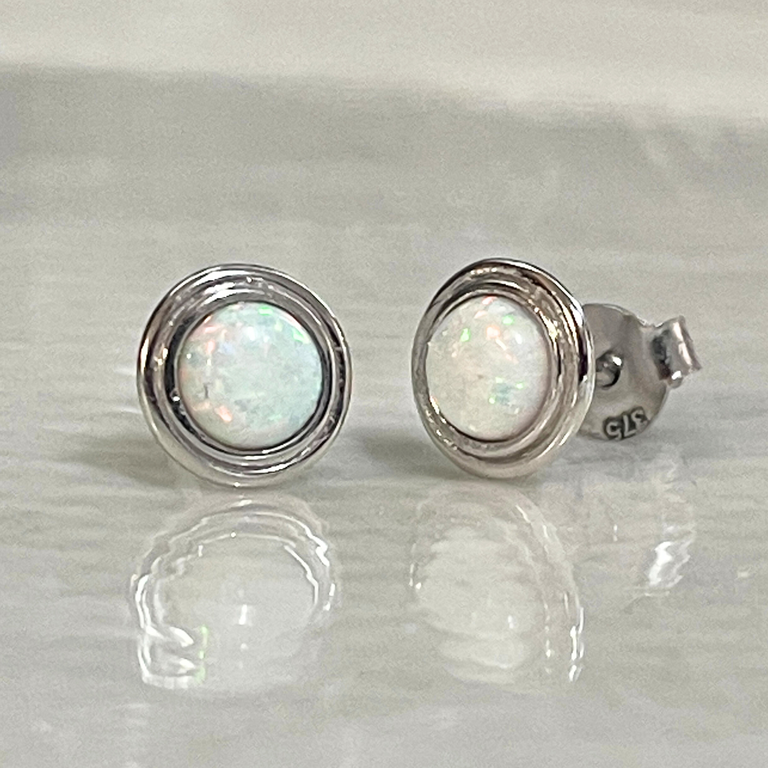 9ct White Gold Opal Stud Earring