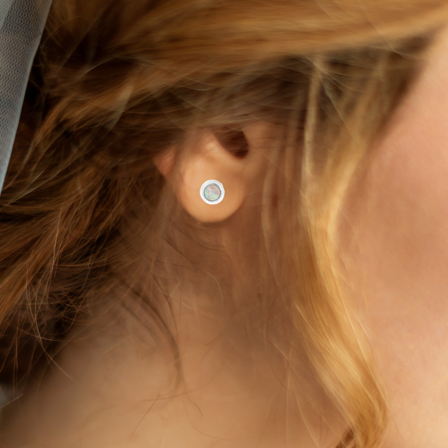 9ct White Gold Opal Stud Earring