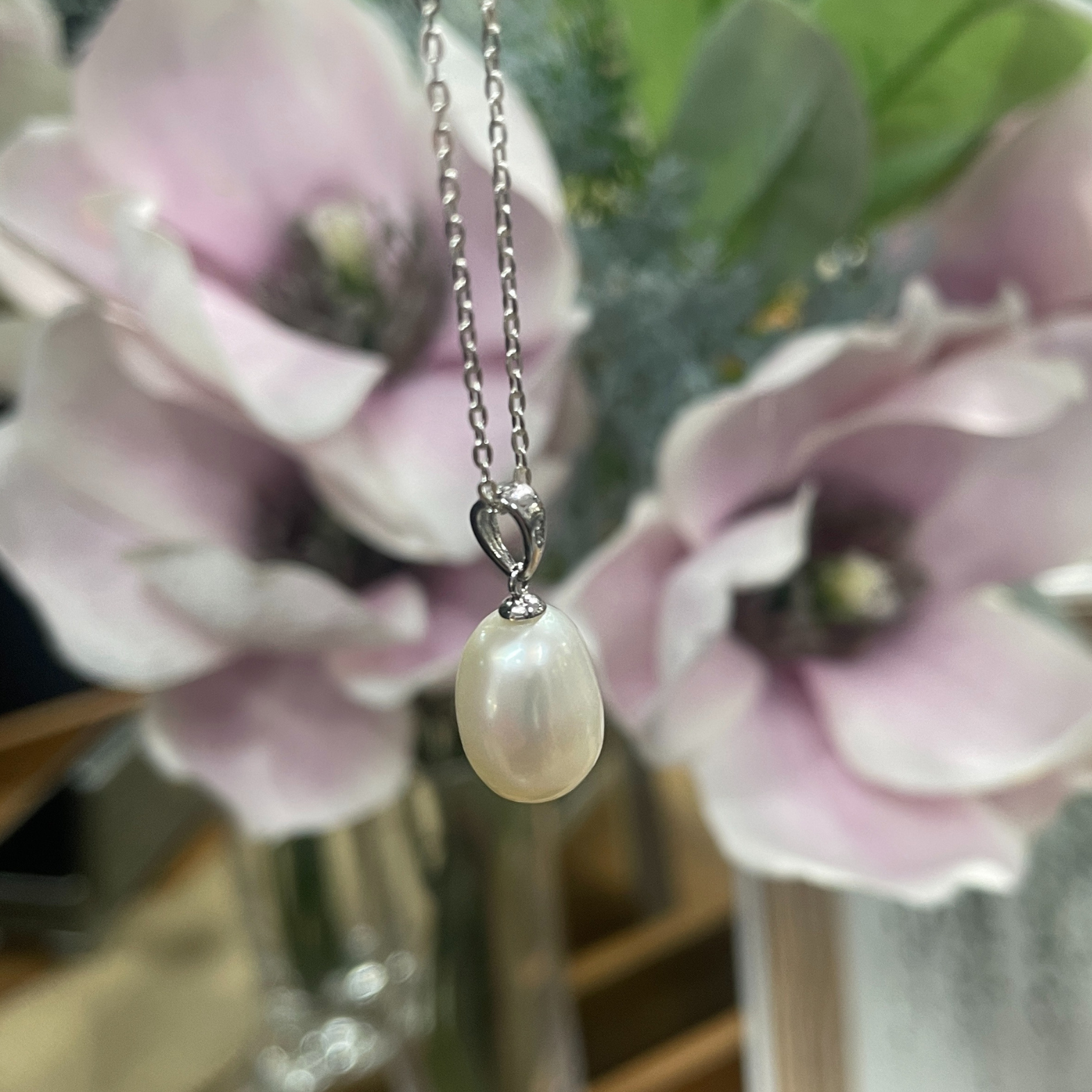 Sterling Silver 10mm White Keshi Pearl Pendant & Chain