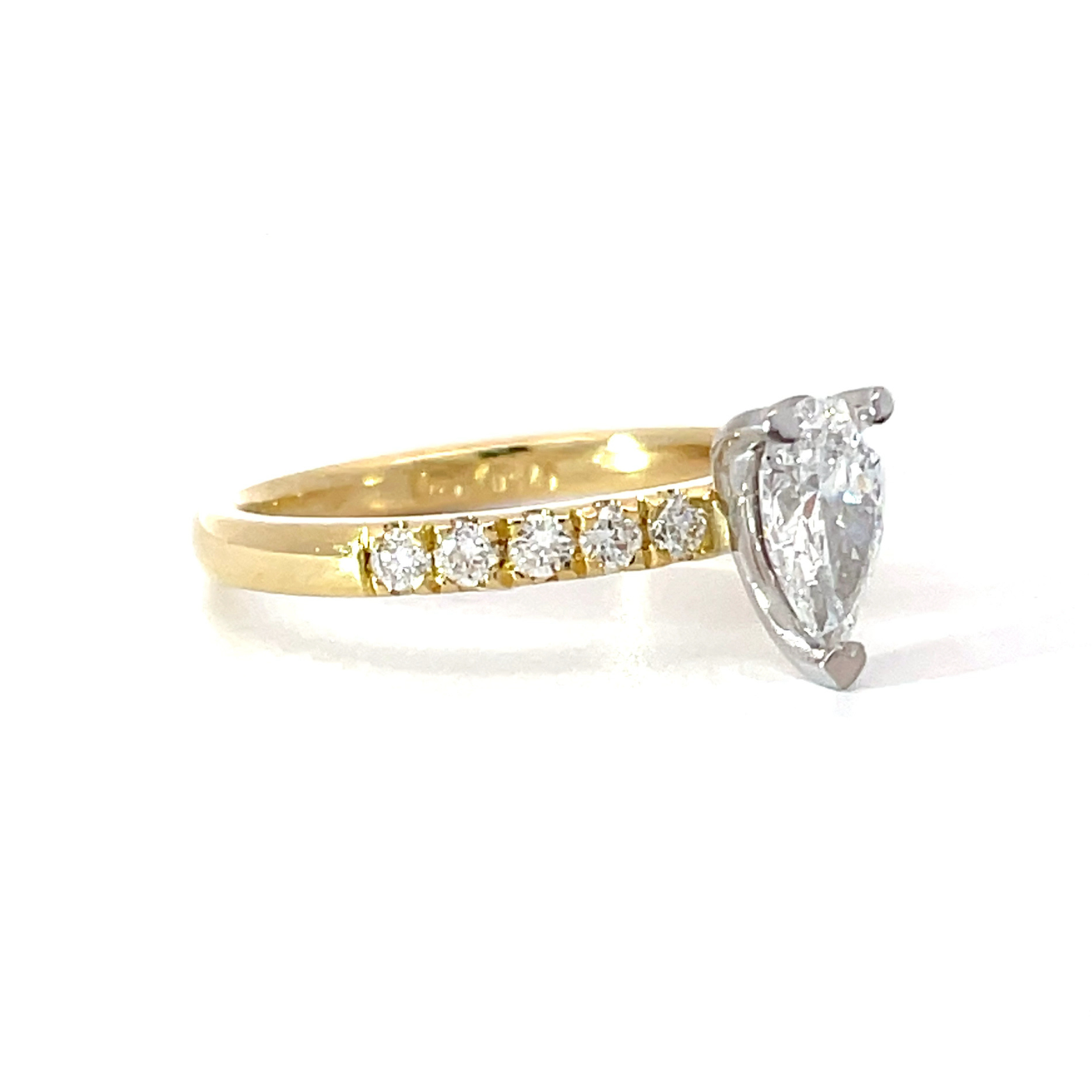 18ct Gold LAB Pear Cut Diamond Ring  (0.73ct)