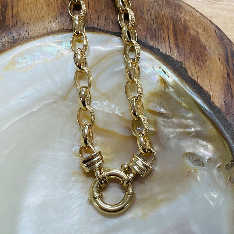 9YG Solid Engraved Oval Belcher Bracelet