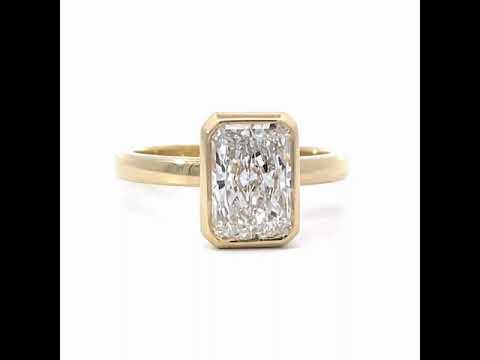 18Y Radiant Cut LAB Diamond Ring ( 2.01ct)