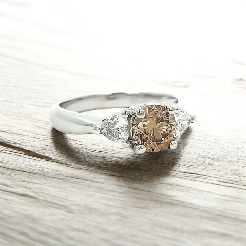 18W Champagne & Heart Diamond Trilogy Ring 18W Champagne & Heart Diamond Trilogy Ring
