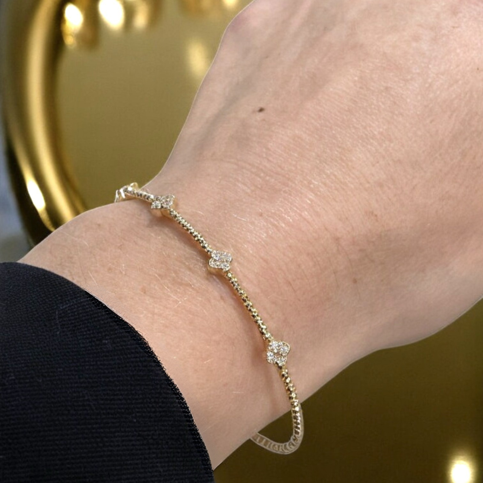 14k Gold Clover Diamond Set Flexi Bracelet.