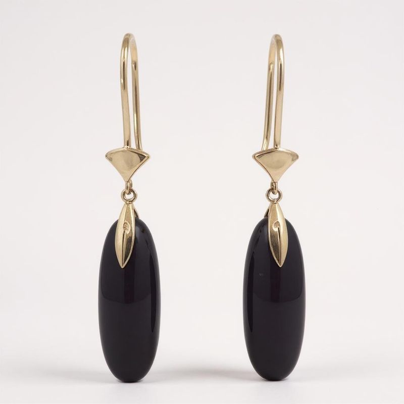 9ct Yellow Gold Onyx Drop Earrings 9ct Yellow Gold Onyx Drop Earrings