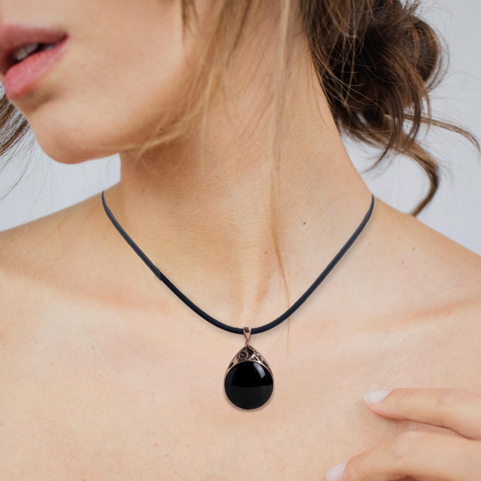 9ct Rose Gold Onyx Tear Drop Pendant