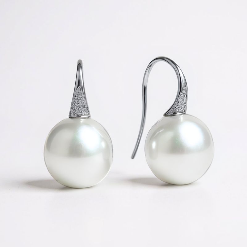 18ct White Gold Diamond South Sea Pearl Earrings 18ct White Gold Diamond South Sea Pearl Earrings