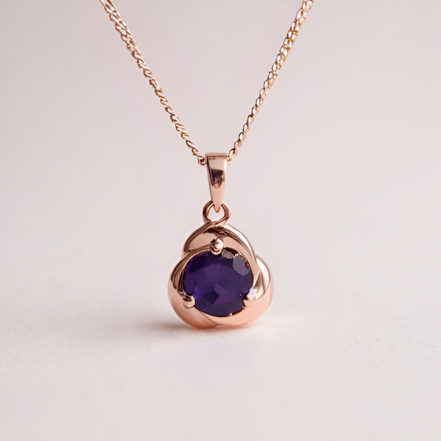 9R Round Amethyst Pendant