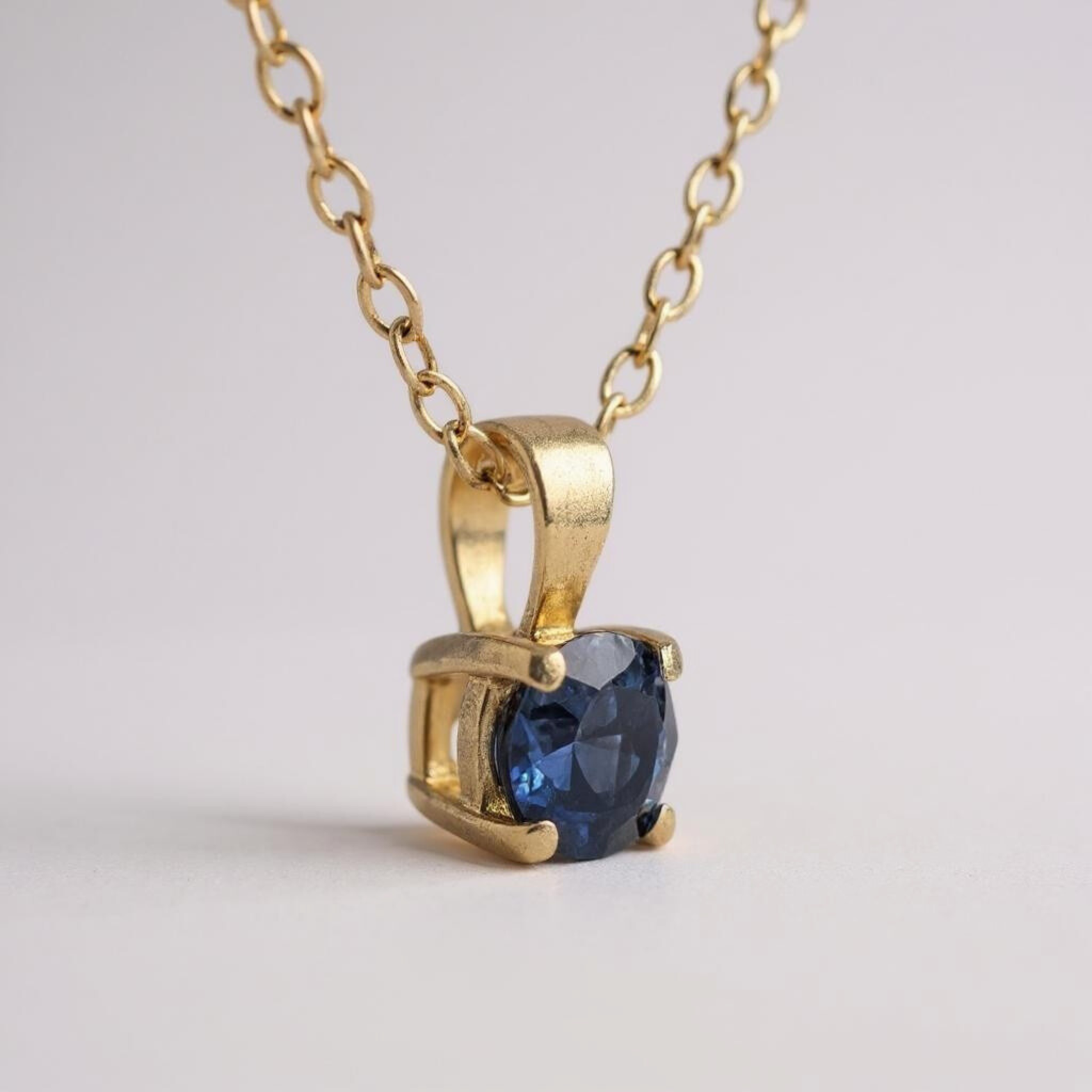 9ct Yellow Gold Ceylon Pendant