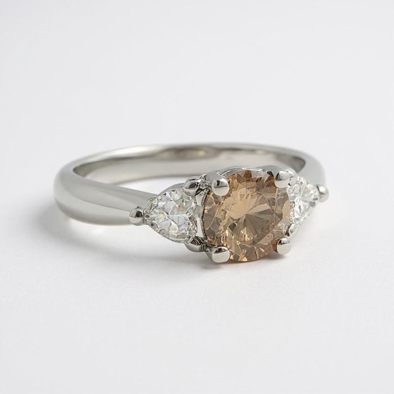 18W Champagne & Heart Diamond Trilogy Ring 18W Champagne & Heart Diamond Trilogy Ring