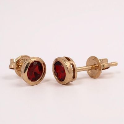 9ct Rose Gold Garnet Stud Earrings