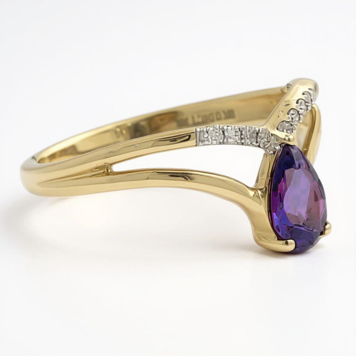 9ct Yellow Gold Tanzanite & Diamond Ring