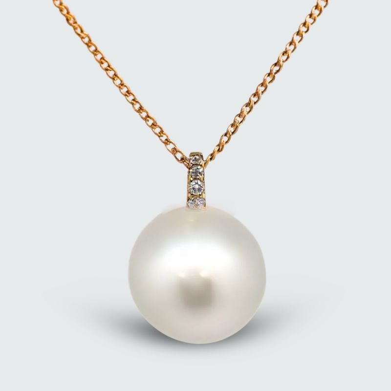 18Y South Sea Pearl & Diamond Pendant