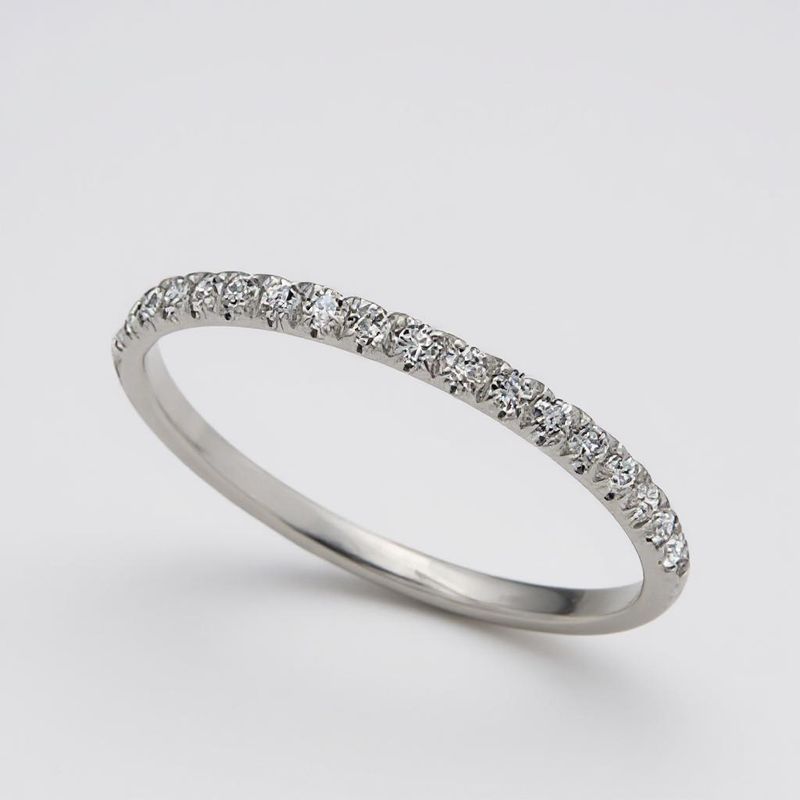 18ct Gold Fine Scallop Claw Set Diamond Ring (18 = 0.20ct)