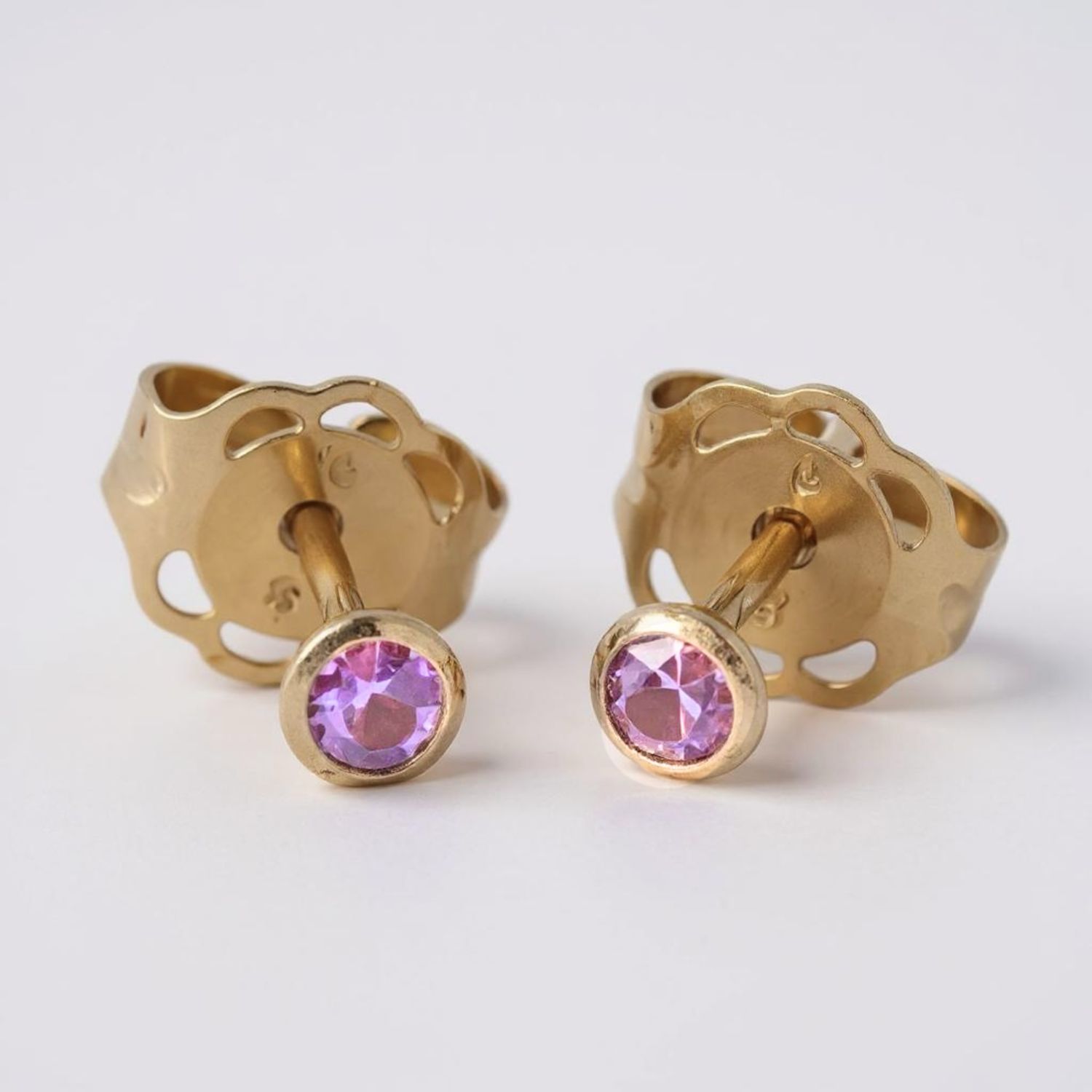 9ct Yellow Gold Pink Sapphire Studs