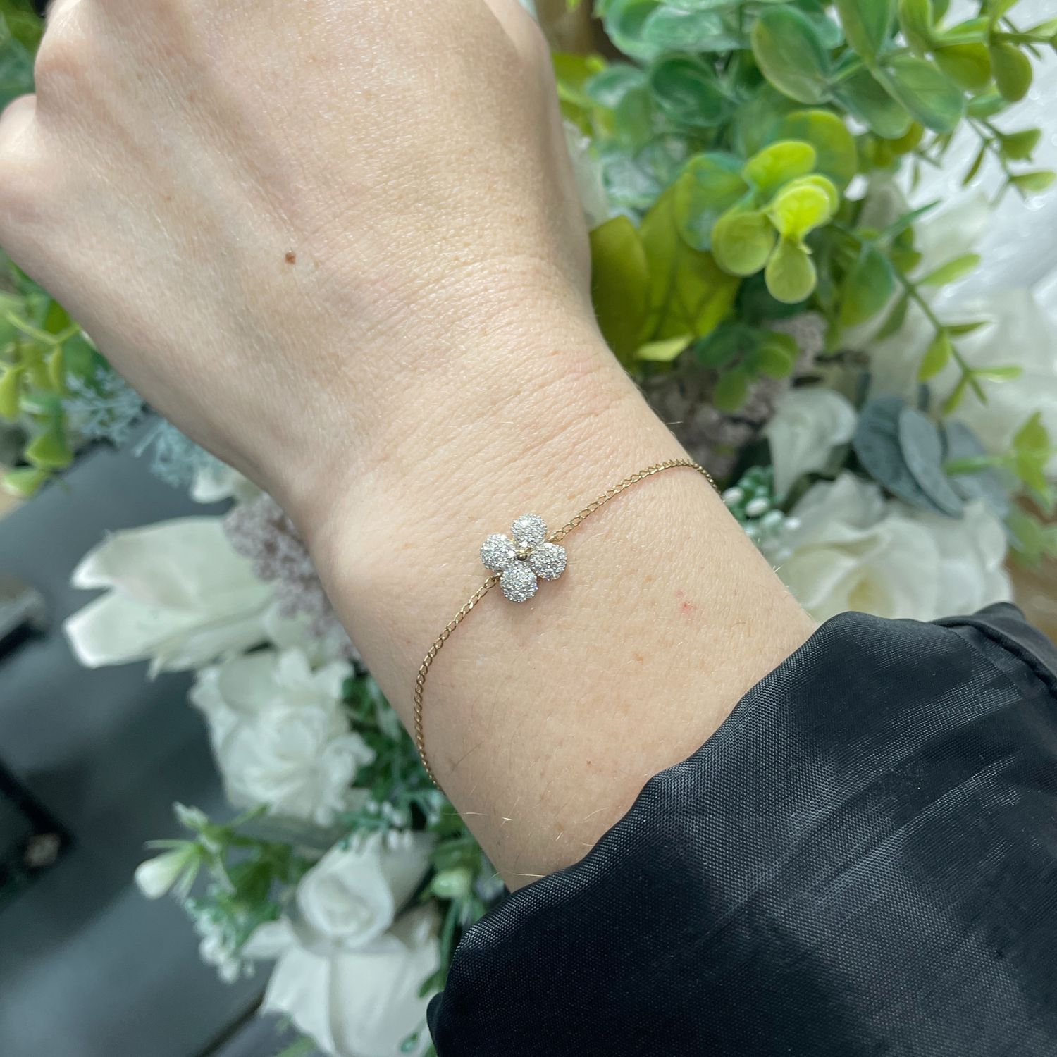 9ct Yellow Gold Pave Diamon  Clover Bracelet