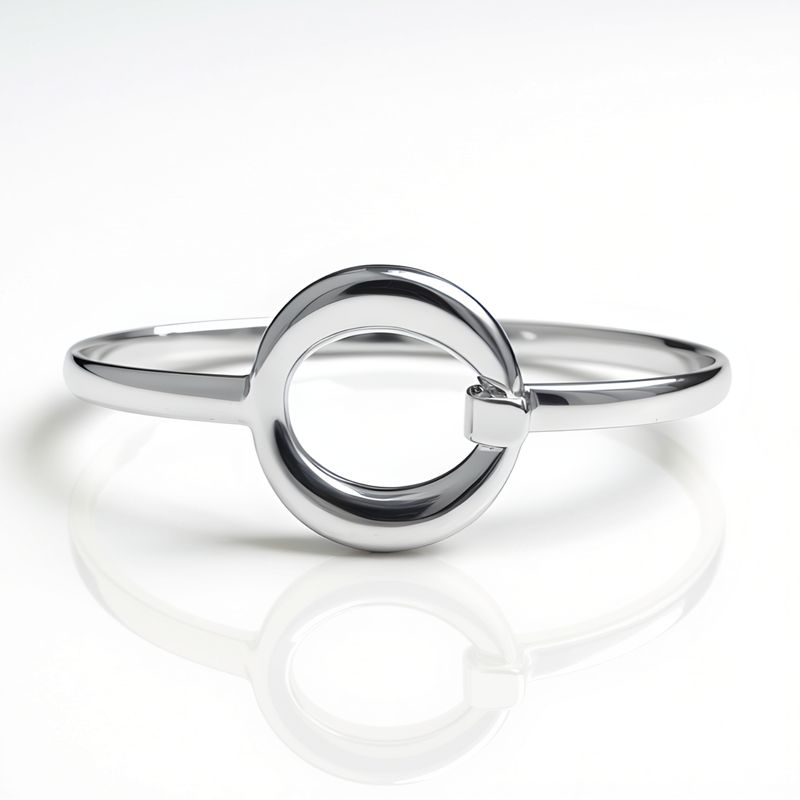 Sterling Silver Contemporary Open Circle Bangle.
