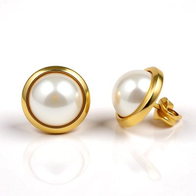 9ct Gold Mabe Pearl Stud Earrings 9ct Gold Mabe Pearl Stud Earrings