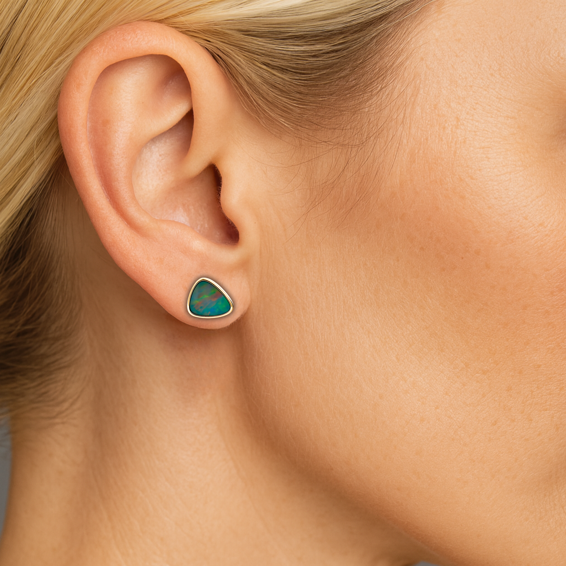 14ct Yellow Opal Stud Earrings