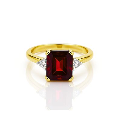 9ct Yellow Gold Garnet & Diamond Ring