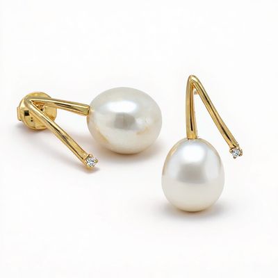 9ct Gold A Shape Pearl & Diamond Earrings 9ct Gold A Shape Pearl & Diamond Earrings