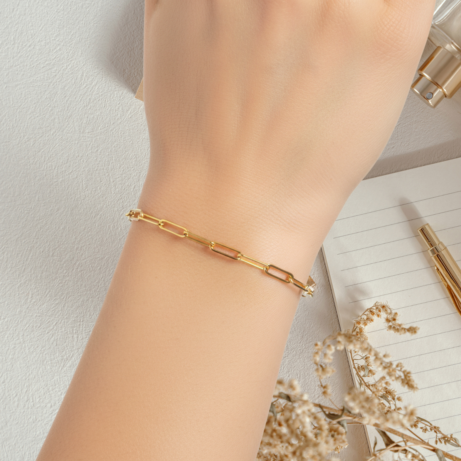 9ct Yellow Gold Fine Paperclip Bracelet