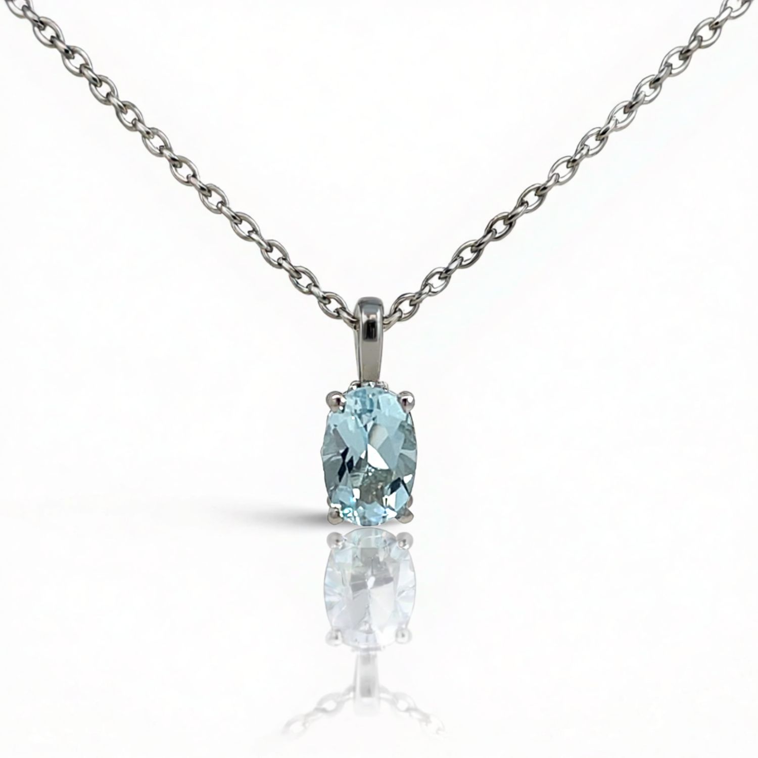 14ct White Gold Aquamarine Pendant & Chain 14ct White Gold Aquamarine Pendant & Chain