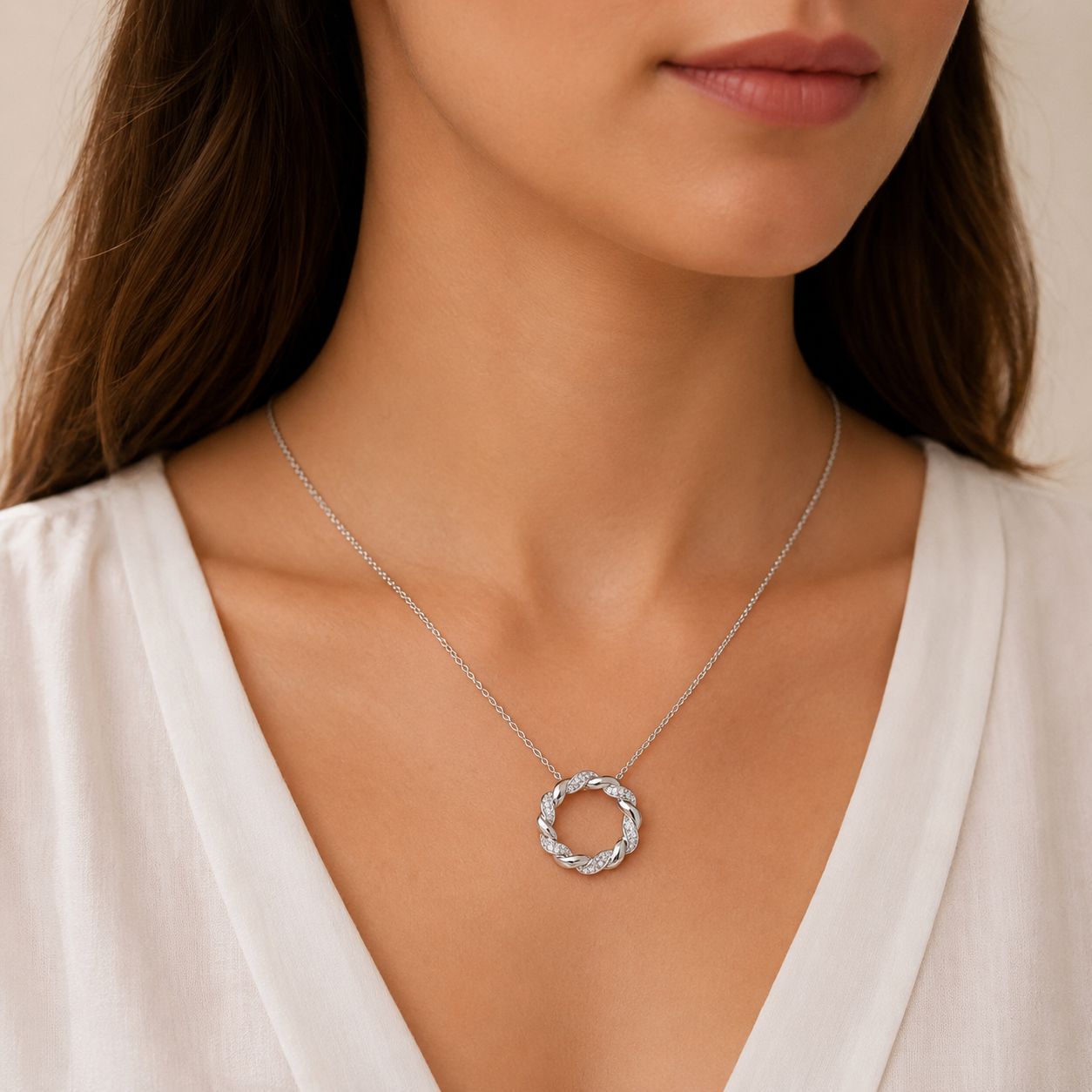 9W Interlocking Diamond Circle Pendant & Chain 9W Interlocking Diamond Circle Pendant & Chain