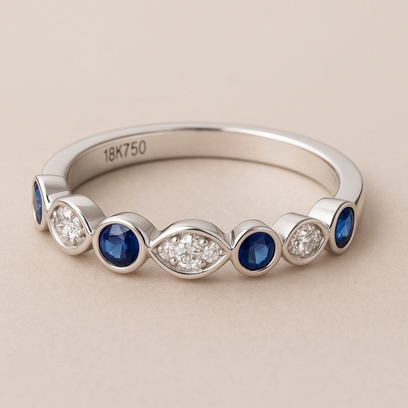 18ct White Gold Sapphire & Diamond Ring
