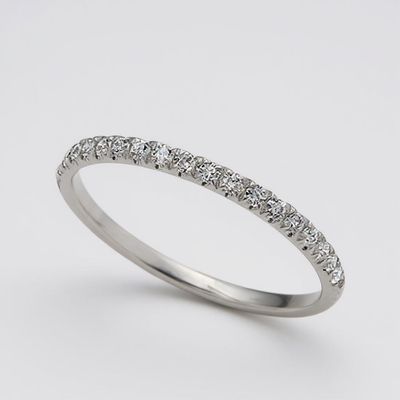 18ct Gold Fine Scallop Claw Set Diamond Ring (18 = 0.20ct) 18ct Gold Fine Scallop Claw Set Diamond Ring (18 = 0.20ct)