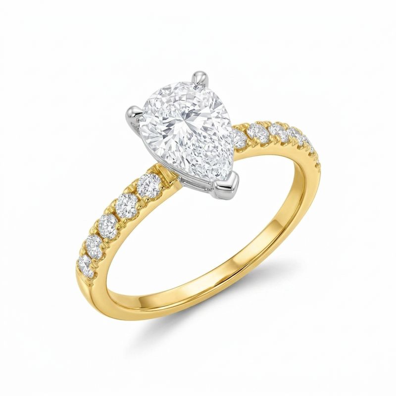 18ct Gold LAB Pear Cut Diamond Ring  (0.73ct)