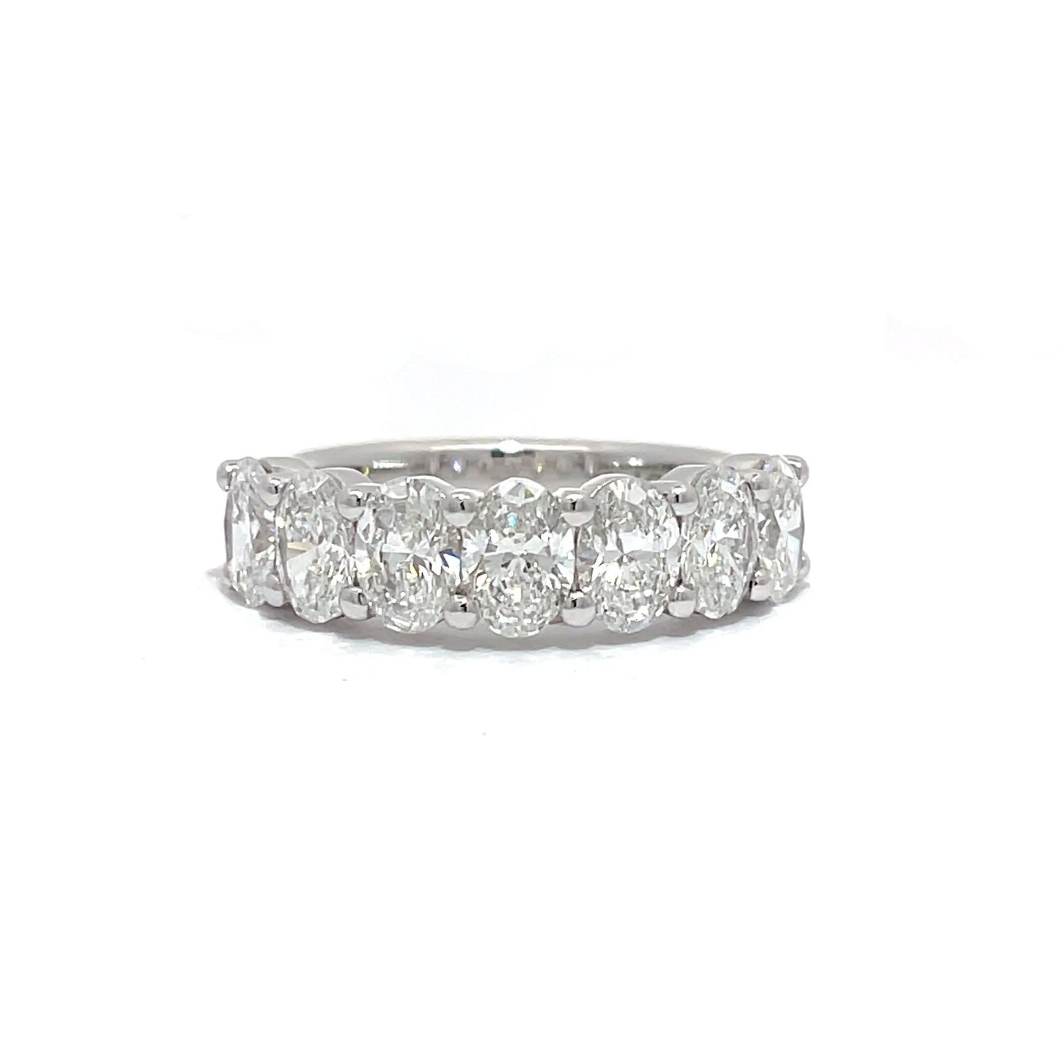 18ct White Gold Oval Lab Diamond Dress Ring 18ct White Gold Oval Lab Diamond Dress Ring
