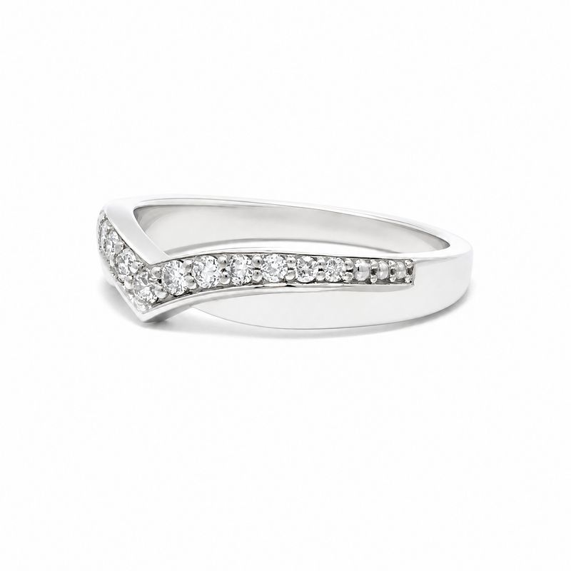 18ct V Diamond Wedding Ring