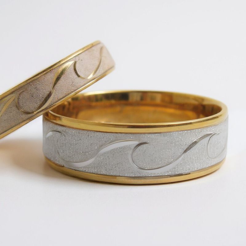 9ct 2-Tone Patterned "WAVE" Ring