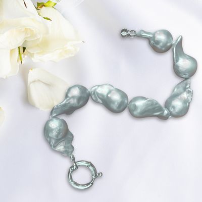 Large Baroque Grey Pearl Bracelet 21cm Large Baroque Grey Pearl Bracelet 21cm