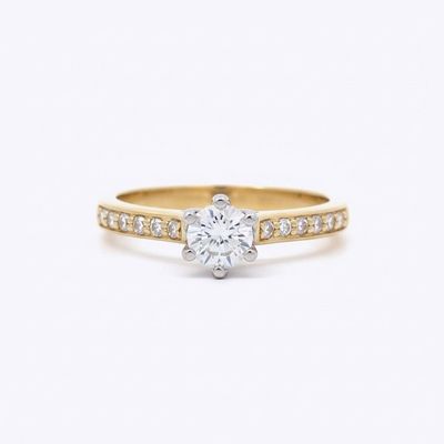 18ct Yellow Gold Round LAB Diamond Engagement Ring 18ct Yellow Gold Round LAB Diamond Engagement Ring