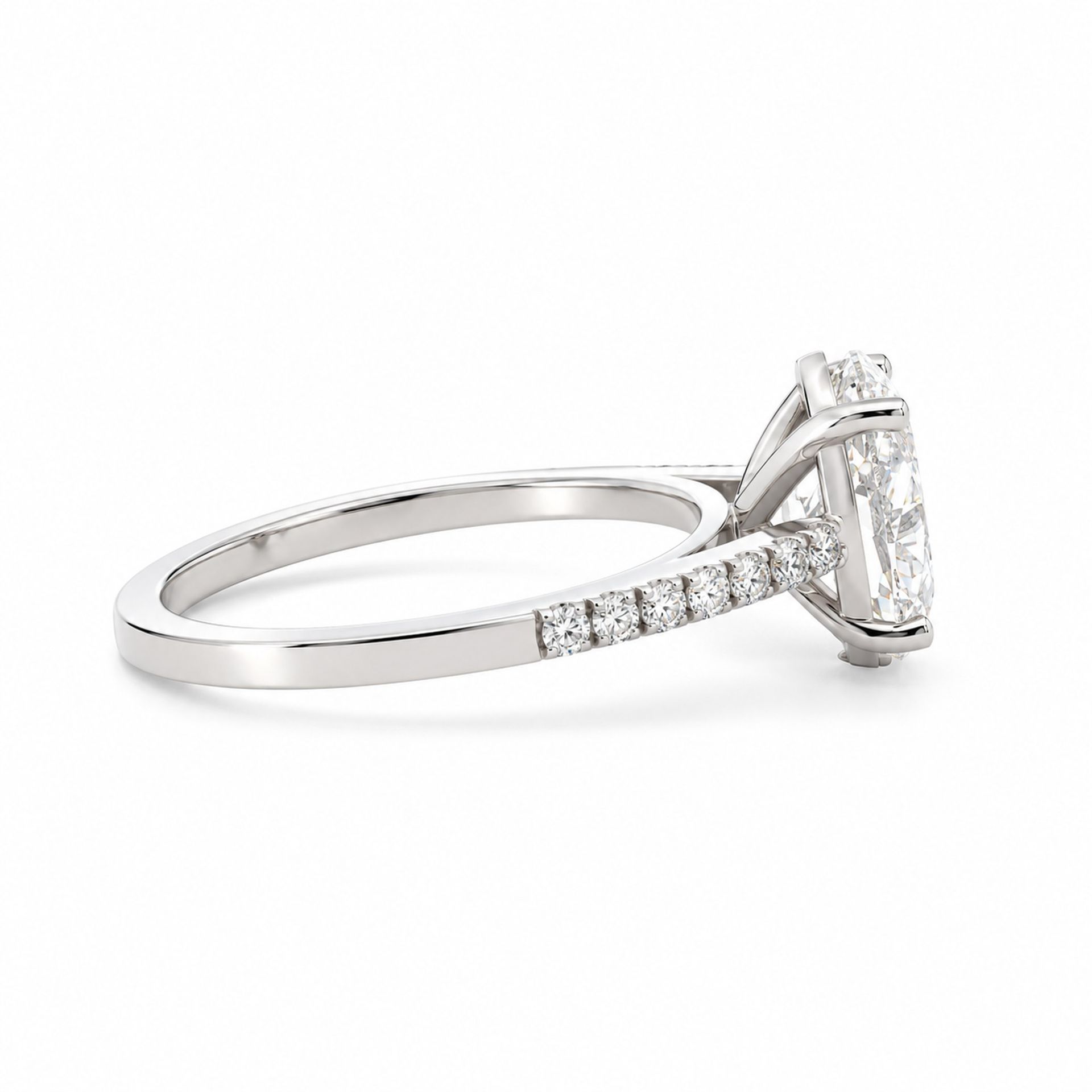 18ct White Gold Oval Diamond Ring