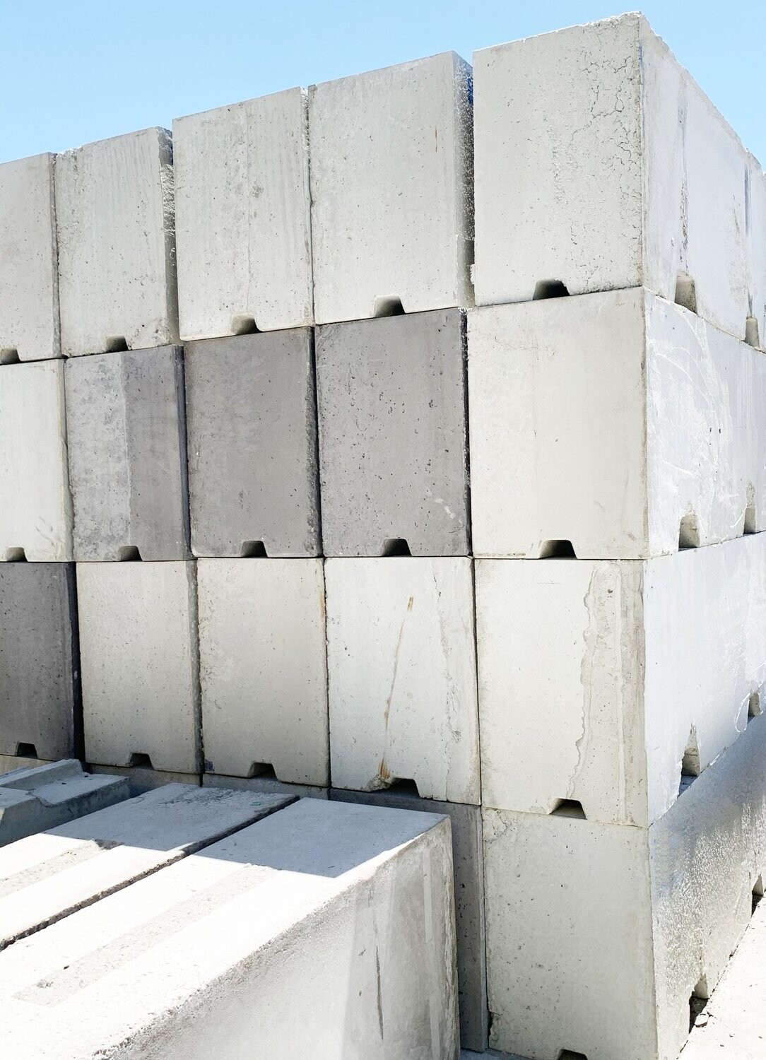 Concrete Full Stacker Block